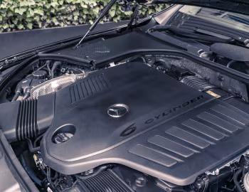 Bajo el capó Mercedes-Benz S 580 e lang AMG Line [UK-spec] (V223) '2022–pr.
