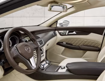 Panel frontal Mercedes-Benz Shooting Break Concept (X218) '04.2010