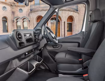 Interior Mercedes-Benz Sprinter Panel Van [UK-spec] '2018–pr.