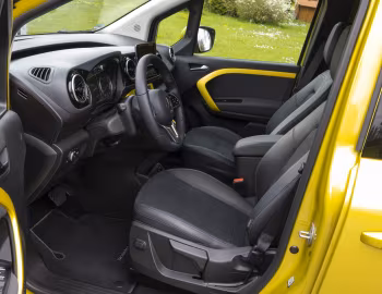 Interior Mercedes-Benz T 180 d [Worldwide] '2022–pr.