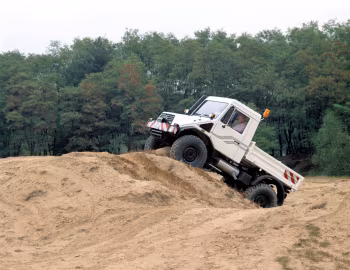Mercedes-Benz Unimog U 110 Pritschenwagen (Br.418) '1992–98