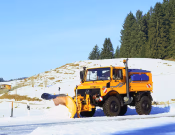 Mercedes-Benz Unimog U 1600 Schneepflug und Feuchtsalzsilostreugerät (Br.427) '1998–????