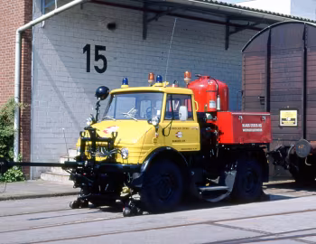 Mercedes-Benz Unimog U 406 Trockenlöschfahrzeug Total TroLF 750 '1973