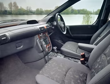 Interior Mercedes-Benz Vaneo Ambiente [UK-spec] (Br.414) '2001–05