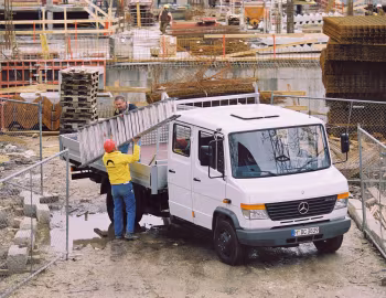 Mercedes-Benz Vario 814 D Pritschenwagen mit Doppelkabine (Br.670) '09.1996–2013