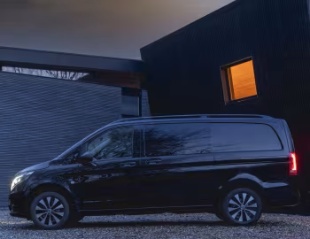 Mercedes-Benz Vito 119 CDI "Premium Night Edition" [UK-spec] (Br.447) '2023–24
