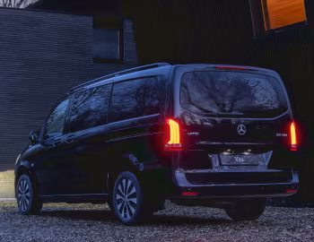 Mercedes-Benz Vito 119 CDI "Premium Night Edition" [UK-spec] (Br.447) '2023–24