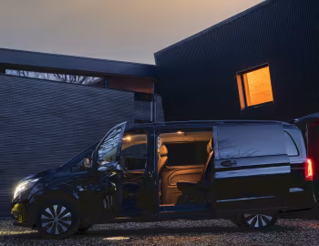 Mercedes-Benz Vito 119 CDI "Premium Night Edition" [UK-spec] (Br.447) '2023–24