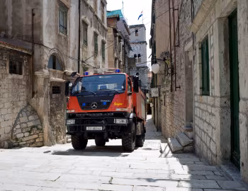 Mercedes-Benz Unimog U 20 Tanklöschfahrzeug Ziegler TLF 10 '2009–13