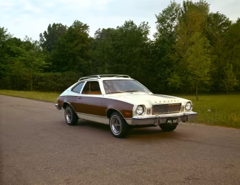 1976 Mercury Bobcat Runabout with Woodgrain Option (20 64H)