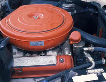 Sob o capô 1957 Mercury Colony Park (77B)