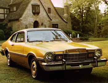 1974 Mercury Comet Custom 2-door Sedan (31)