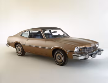 1975 Mercury Comet Custom 2-door Sedan (31)