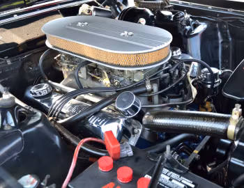 Sob o capô 1967 Mercury Comet 202 2-door Sedan R-Code 427/425 HP