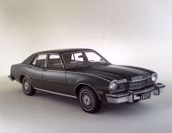 1975 Mercury Comet Custom Sedan (30)