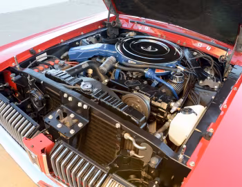 Sob o capô 1968 Mercury Cougar XR-7 G