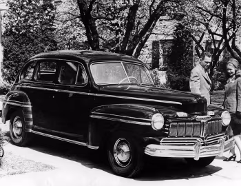 1946 Mercury Eight Town Sedan (69M 73)