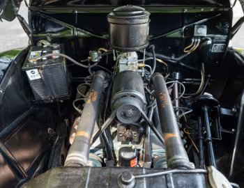 Sob o capô 1939 Mercury Eight Sport Convertible (99A 76)