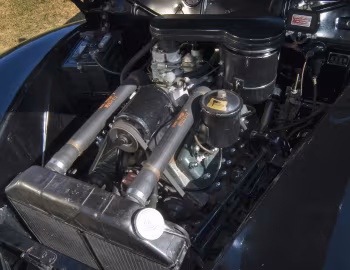 Sob o capô 1939 Mercury Eight Sport Convertible (99A 76)