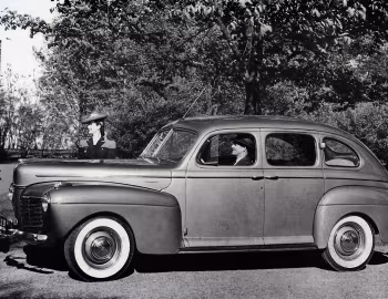1941 Mercury Eight Town Sedan (19A 73)
