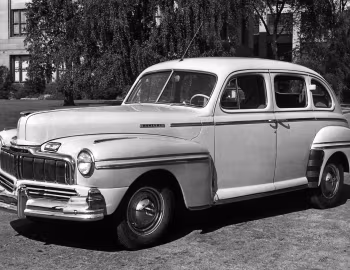 1947 Mercury Eight Town Sedan (79M 73)