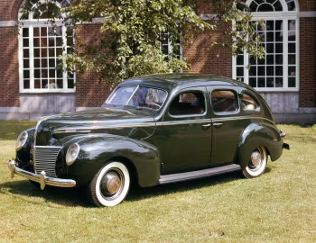 1939 Mercury Eight Town Sedan (99A 73)