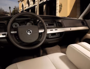 Передня панель 2006–11 Mercury Grand Marquis '2005–01.2011