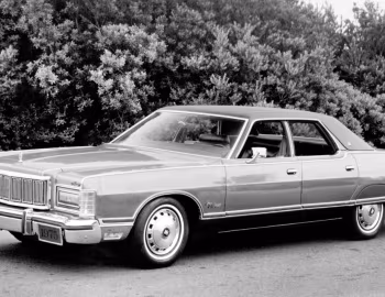1975 Mercury Grand Marquis 4-door Pillared Hardtop (60) '1974–75