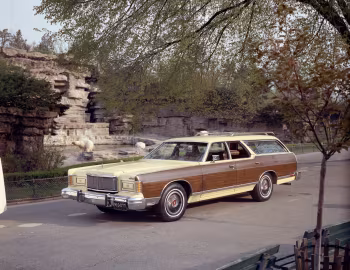 1976 Mercury Marquis Colony Park (76 71K)