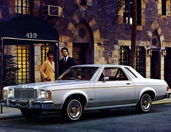 1976 Mercury Monarch 2-door Sedan (35 66H)