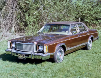 1975 Mercury Monarch Ghia 4-door Sedan (37)
