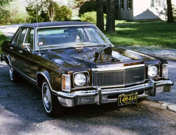 1975 Mercury Monarch Ghia 4-door Sedan (37)