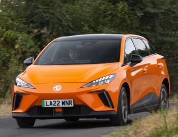 MG4 EV [UK-spec] (EH32) '2022–26
