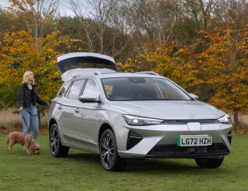 MG5 EV [UK-spec] (EP22) '2022–pr.