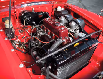 Sob o capô 1963–67 MGB Roadster [North America] '1962–67