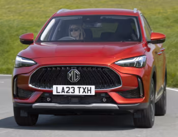 MG HS [UK-spec] '2023–24