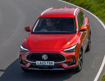 MG HS [UK-spec] '2023–24