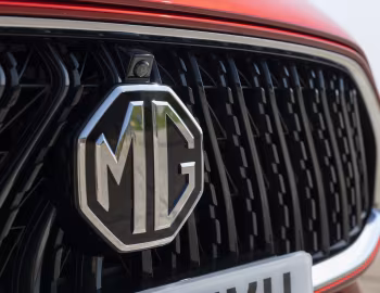 MG HS [UK-spec] '2023–24
