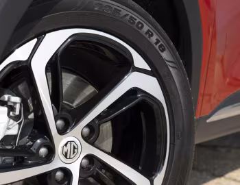 MG HS [UK-spec] '2023–24