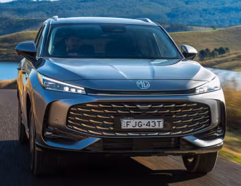 MG HS Essence [Australia] '2024–pr.