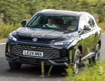 MG HS SE [UK-spec] '2024–pr.