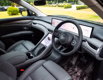 Interior MG IM6 [UK-spec] '2025–pr.