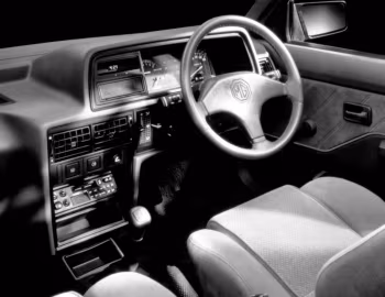 Painel frontal MG Maestro 2.0 EFi [UK-spec] '1984–91