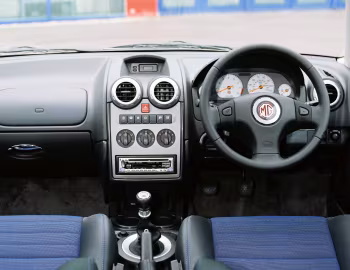 Торпедо MG ZR 3-door [UK-spec] '07.2004–04.2005