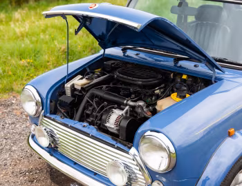 Під капотом Mini "40" Island Blue [UK-spec] (ADO20) '1999