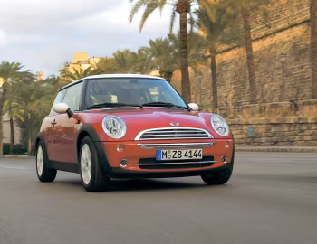 MINI Cooper [Worldwide] (R50) '2004–06