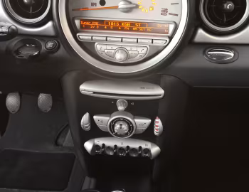 Інтэр'ер 2007–10 Mini Cooper [North America] (R56) '2006–10