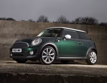 Mini Cooper [UK-spec] (R56) '2010–14