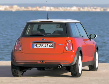 MINI Cooper [Worldwide] (R50) '2004–06