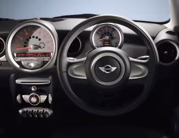 Тарпеда Mini Cooper [UK-spec] (R56) '2006–10